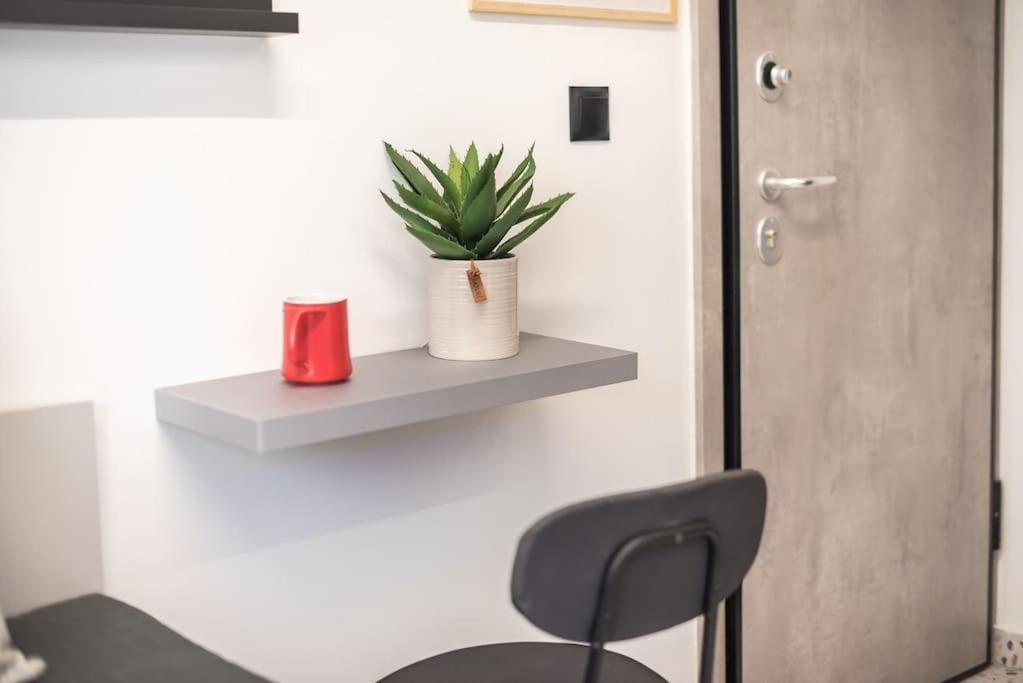 Tiny Apartment Αθήνα Εξωτερικό φωτογραφία
